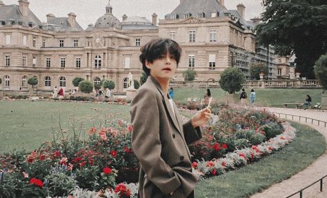 Pc Desktop Wallpaper, Selena Gomez Wallpaper, Bts Wallpaper Desktop, V Bts Wallpaper, Cute Laptop Wallpaper, Bts Backgrounds, Digital Art Beginner, Wallpaper Ipad, Taehyung Photoshoot