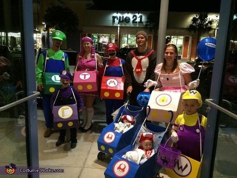 Mario Kart Halloween Style - Halloween Costume Contest via @costume_works Mario Kart Stroller Costume, Mario Kart Costumes Diy, Mario Kart Halloween, Mario Kart Costumes, Stroller Costume, Mario Kart Characters, Halloween Costumes 2014, Homemade Costume, Costume Works