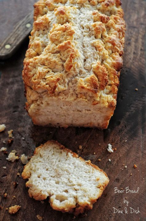 Buttery Beer Bread Cheesy Pull Apart Bread, Bread Pull Apart Recipes, Beer Bread Recipe, Pane Dolce, A Loaf Of Bread, Beer Bread, Loaf Of Bread, Think Food, Breads And Rolls