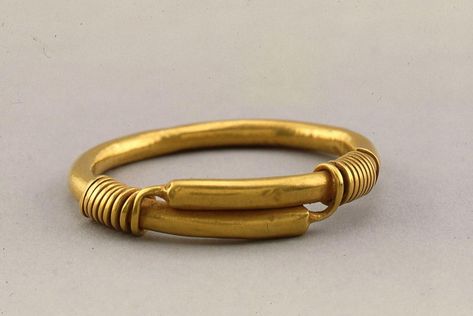 1st - 3rd AD Roman gold bracelet.    Height: 1.3 cm (1/2"); Diameter: 6.7 cm (2 5/8"). Henry G. Willing Fund, 1923.424 Roman Bracelet, Imperiul Roman, Ancient Roman Jewelry, Ancient Jewels, Bijoux Art Nouveau, Roman Jewelry, Ancient Jewellery, Historical Jewellery, The Art Institute Of Chicago