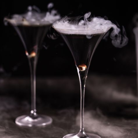 The Dementor's Kiss is the perfect Halloween cocktail. Dark, mysterious and delicious, this cocktail won't steal your soul, but it might steal the show! Devils Kiss Drink, Halloween Booze, Samhain Ideas, Kiss Cocktail, Spooky Cocktails, Gothic Gloves, Boo Party, Chocolate Vodka, Kahlua Coffee Liqueur