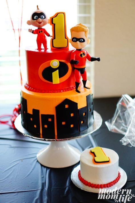 The Incredibles Cake and smash cake ideas. The Incredibles Cake, Incredibles Cake, Smash Cake Ideas, Incredibles Party, Incredibles Birthday Party, Disney Birthday Party, Jack Jack, Cake Easy, Superhero Birthday Party