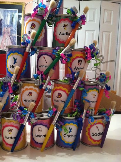 These are adorable!  DIY Art Party Paint Can Favors, just print off labels! Diy Art Party, Art Themed Birthday Party, Crayola Party, Birthday Art Party, Artist Birthday Party, Paint Birthday Party, Kids Art Party, Art Paint Party, Art Themed Party