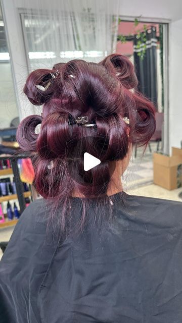 LAHAIRSTYLIST on Instagram: "pin drop curls🖤

#hairinspo #haircolor #redhair #burgundyhair #blowoutcurls #blowout #pindrop #layeredhaircut #layers #lahair #colourmelilyrose" Thermal Rollers Hair Tutorial, Rollers Hair Tutorial, Drop Curls, Blowout With Curls, Blowout Curls, Rollers Hair, Pin Curls, Burgundy Hair, Layered Haircuts