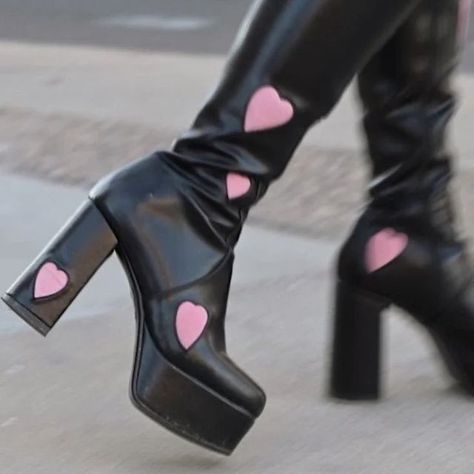 Pink Punk, Heart Shoes, Platform High Heel Shoes, Boot Types, Platform High Heels, Round Toe Heels, Shoes Woman, Trend Fashion, Pump Sandals