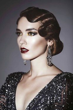 Great Gatsby Hairstyles, Gatsby Hair, Waves Haircut, Beauty Mistakes, 1920s Hair, Cute Halloween Makeup, Pink Homecoming, Vintage Wedding Hair, Finger Waves