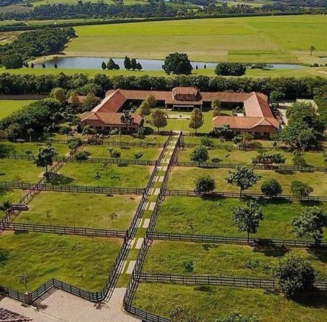 Rancho House Ranch Homes, Ranch Layout Farm, Trailer Homes, Fanfiction Ideas, Spanish Farmhouse, Horse Barn Designs, Hacienda Style Homes, Dream Horse Barns, Horse Barn Plans