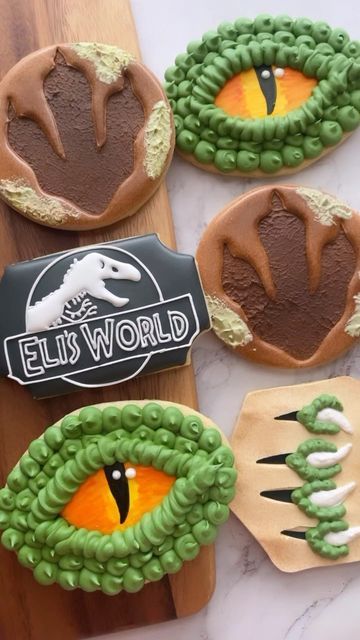 Jurrasic World Cookies, Jurassic Cookies Decorated, Jurassic World Cookies Decorated, Godzilla Cookies Decorated, Jurassic Park Cookies Decorated, Dinosaur Royal Icing Cookies, Dino Cookies Decorated, Dinosaur Cookie Cake, Godzilla Cookies