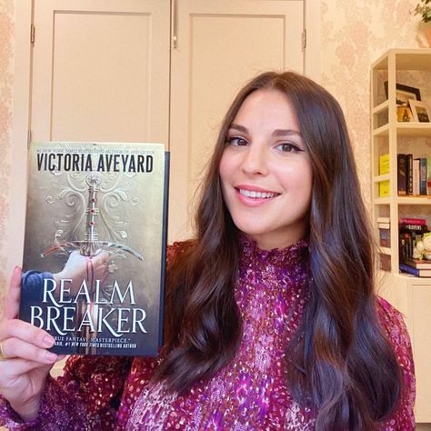 Realm Breaker, Snapchat Profile, Red Queen Victoria Aveyard, The Red Queen, Fantasy Literature, Victoria Aveyard, Email Id, Red Queen, Fantasy Novel