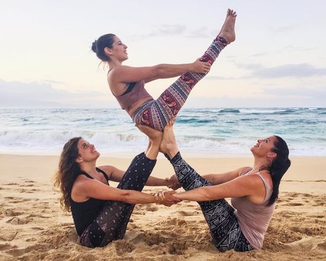 Marissa, @angelfoodie @kellilovemusic all three of us rocking gear by @onetribeapparel  @hanumanloki Three Person Yoga Poses, 3 Person Yoga Poses, Group Yoga Poses, Couple Yoga, Hata Yoga, Couples Yoga Poses, Acro Yoga Poses, Yoga Challenge Poses, Yoga Poses Photography