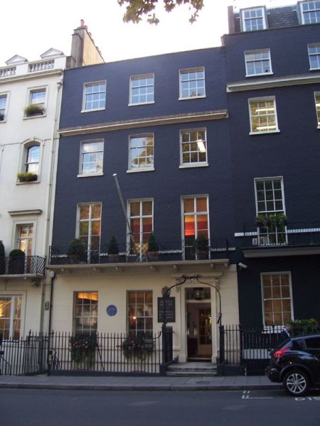 50 Berkeley Square | Mysterious Britain & Ireland 19th Century London, London Mayfair, Berkeley Square, London Now, London Baby, Most Haunted, Greater London, Haunted Places, Old City