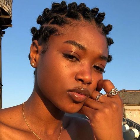 24 Bantu Knot Hairstyles That Are Seriously Inspiring Natural Hair Inspiration Short, Very Short 4c Hairstyles, Braids On Short Natural Hair, Twa Twist, Twa Hairstyles 4c Hair, Short Afro Styles, Knot Hairstyles, Bantu Knot Hairstyles, Short Afro Hairstyles