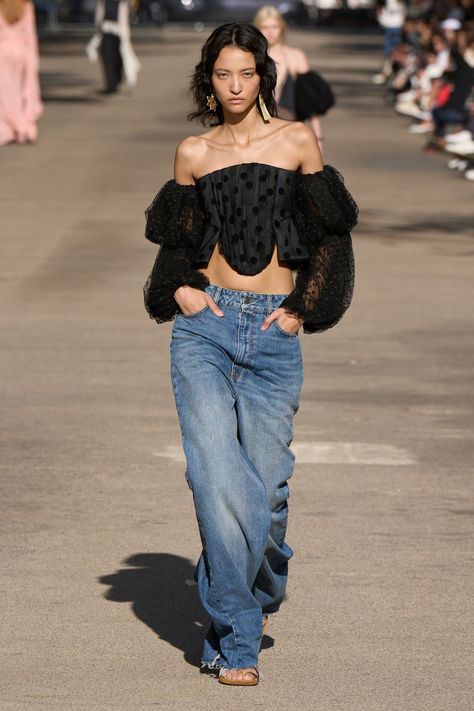 Jeans Trend, Phoebe Philo, Gisele Bündchen, Margaret Howell, Lightweight Dress, Ermanno Scervino, Raw Denim, Fashion Weeks, Mode Inspo