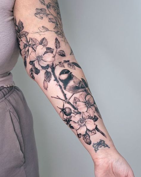 Ola | tattoo artist on Instagram: "Thank you Sydney! #rosetattoo #floraltattoo #chickadee Done with @emalla.official @cheyenne_tattooequipment @nocturnaltattooink @saniderm" Bird And Flower Tattoo Forearm, Chickadee Drawing Tattoo Ideas, Garden Scene Tattoo, Flowers And Birds Tattoo, Robin Tattoo Black And White, Flower Bird Tattoo, Nightingale Tattoo, Thomas Tattoo, Chickadee Tattoo