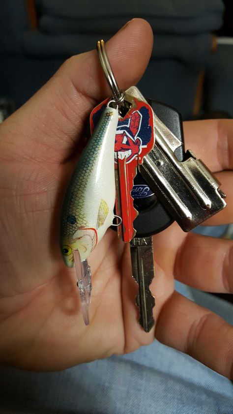 Cool keychain fishing lure  idea. Got mine from Gander Mountain for $6. took the hooks off and your good to go. Fishing Lure Keychain, Cool Trinkets, Fishing Keychain, Cool Keychain, Fishing Diy, Fishing Supplies, Diy Keychain, Fishing Lure, Fishing Lures