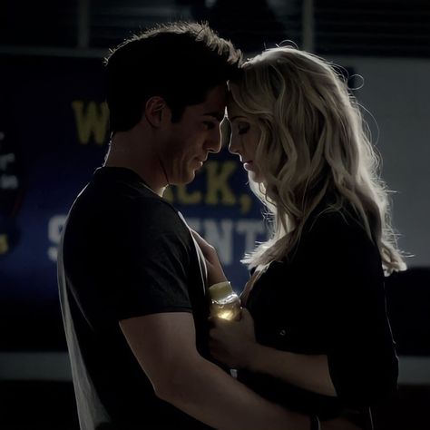 Tyler Tvd, Caroline And Tyler, Tyler Vampire Diaries, Salvatore School, Tyler And Caroline, Tvd Ships, Vampire Diaries Seasons, Vampire Diaries Wallpaper, Caroline Forbes