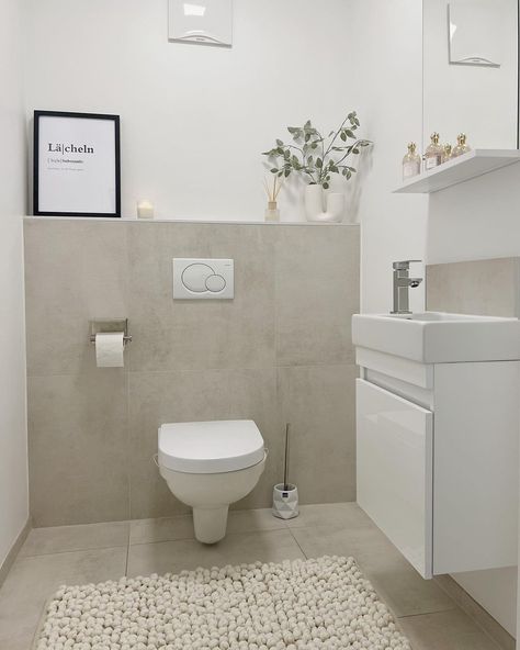 Neutral Wc Ideas, White Bad, White Toilet, Beige Toilet Design, Toilet White Design, Bathroom Marmor White, Comfy Cozy Home, Small Bathroom Inspiration, Guest Toilet