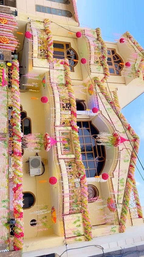 Home Decor Wedding Ideas, Wedding Decoration For Home, House Decorating Ideas For Wedding, Bridal Home Decorations, Indian House Wedding Decor, Wedding Decor For Home, Home Decoration Ideas For Wedding, Wedding Home Decoration Indian Exterior, House Decor For Wedding