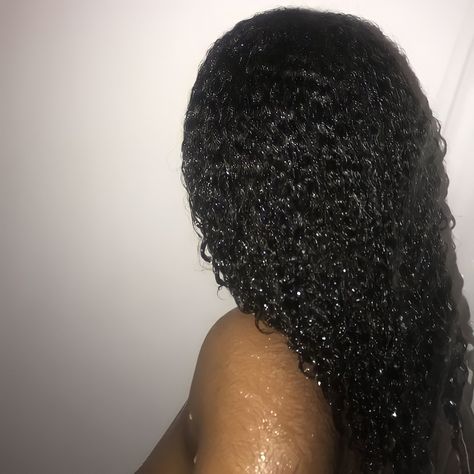 Wet Hair Look Black Woman, Long Wet Curly Hair, Wet 4c Hair, Wet Black Hair, Texlaxed Hair, Char Board, Wet Curly Hair, Wet Hair Look, 3a Curly Hair