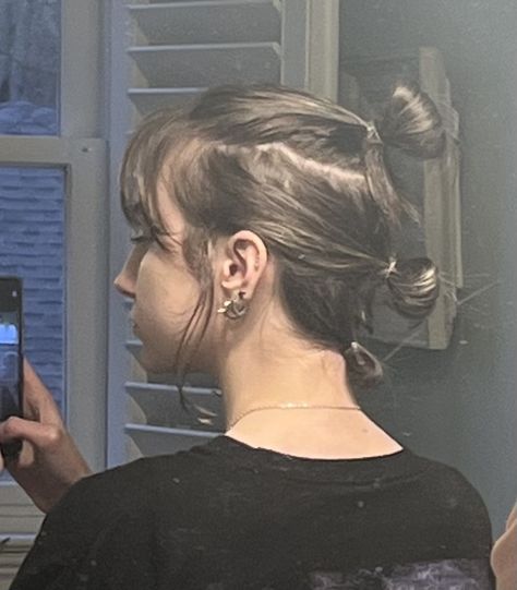 Starwars Hairstyles Short Hair, Three Bun Hairstyle, Three Buns Hairstyle, Punk Hair Short, Pigtails Aesthetic, Starwars Hairstyles, Short Hair Pigtails, Rey Hair, Hair Pigtails