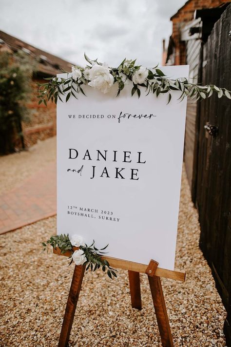 Make a stunning first impression on your wedding day with our custom-designed wedding welcome sign. This elegant piece serves as a beautiful introduction to your celebration, setting the tone for a day filled with love and joy. 🌿 Features: Personalised with your names and wedding date High-quality craftsmanship for a timeless look Choose from various design styles to match your theme Sturdy and durable materials for indoor or outdoor use PLEASE NOTE: Easel not included. 💖 Matching Items: In ne Wedding Sign Modern, Order Of The Day Wedding, Wedding Entrance Sign, Welcome To Our Wedding Sign, Wedding Day Schedule, Wedding Itinerary, Personalized Wedding Sign, Wedding Entrance, Custom Wedding Signs