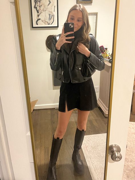 Ganni Mid Chelsea Boots Outfit, Ganni Chelsea Boots, Ganni Chelsea Boots Outfit, High Chelsea Boots Outfit, Ganni Boots Outfit, Rain Boots Outfit Winter, Blazer And Boots Outfit, High Chelsea Boots, Ganni Boots