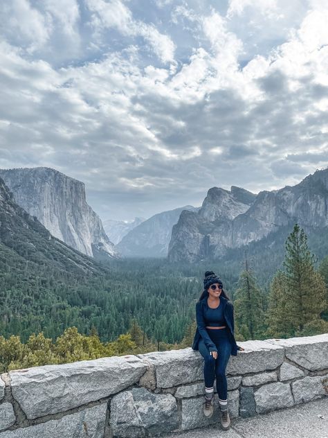 Tunnel View - Yosemite National Park Tunnel View Yosemite, Yosemite National Park Winter, Yosemite Outfit, Yosemite Tunnel View, Vernal Falls, Mountain Destinations, Sequoia Tree, Yosemite Falls, Yosemite Valley