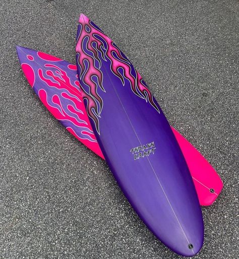 Cool Surf Board Designs, Custom Surfboard Design, Cool Surfboard Designs, Surf Boards Designs, Purple Surfboard, Surf Board Designs, Painting Surfboards, Surfboard Artwork, Painted Surfboard