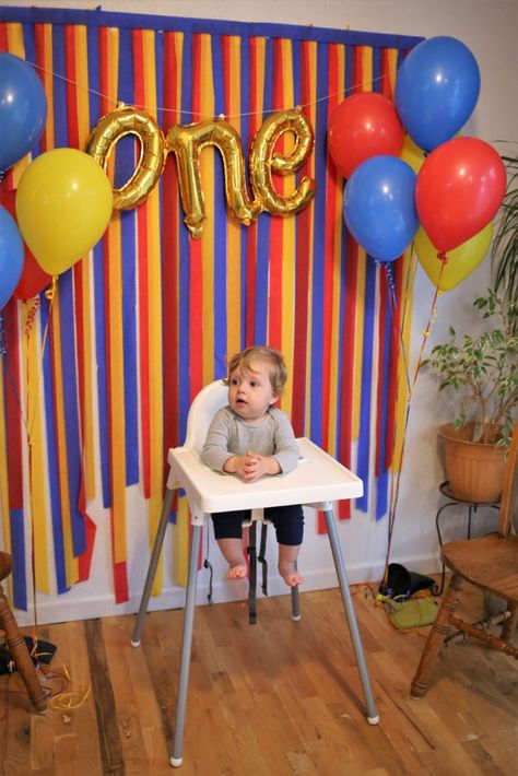 1st Birthday Party Diy Decorations, Primary Color Balloons, Primary Colors 1st Birthday Party, Primary Colors Birthday Party, Colorful 1st Birthday Boy, Primary Color Birthday Party, One Is Fun Birthday, First Birthday Decoration Ideas, Colorful First Birthday