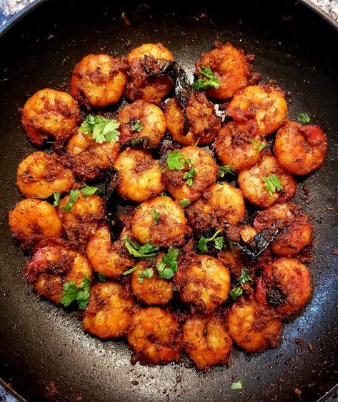 Chettinad Prawns Fry/Chettinad Shrimp Fry Indian Prawn Recipes, Nonveg Recipes, Shrimp Fry, Prawns Fry, Prawn Dishes, Spicy Prawns, Prawn Curry, Goan Recipes, Prawn Recipes