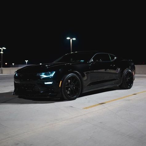 Mustang Car Aesthetic, Blacked Out Cars, Black Camaro, Carros Bmw, Car For Teens, Mustang Car, Camaro Car, Ford Mustang Car, Aesthetic Cool