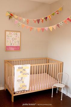 Pendant placement above crib - DIY Fabric Pennat — follow this tutorial from Petite Lemon Girl Nursery Inspiration, Diy Slinger, Nursery Inspiration Girl, Nursery Diy, Nursery Bunting, Power Trip, Grey Nursery, Baby Girl Nursery, Big Girl Rooms