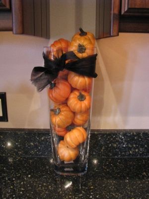 mini pumpkins in a clear vase with simple, yet lovely black ribbon accent. Add a 10ct clear strand of mini lights for an added effect. Holiday Decorating Ideas, Fall Deco, Fall Stuff, Fall Is In The Air, Fall Yall, Autumn Love, Fall Decorating Ideas, Fall And Thanksgiving, Halloween Decorating