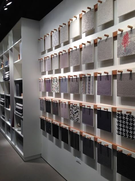 Potential peg approach for case back walls? Display Visual Merchandising, Showroom Inspiration, Tv Fal, Showroom Display, Tile Showroom, Showroom Interior Design, Showroom Design, Retail Interior, Plywood Furniture