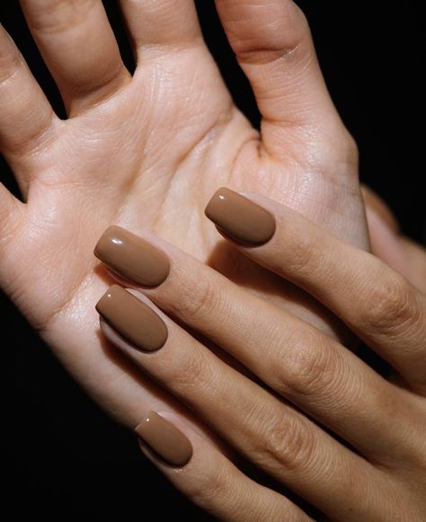 Brownish Orange Nails, Casual Nails, Neutral Nails, Elegant Nails, Chic Nails, Nail Polish Colors, Nail Trends, Smokey Eye, Nail Manicure