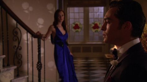 Gossip Girl Season 4, Blair And Chuck, Chuck Blair, Chuck And Blair, Black Tones, Xoxo Gossip Girl, Xoxo Gossip, Silk Dresses, Black Suede Heels