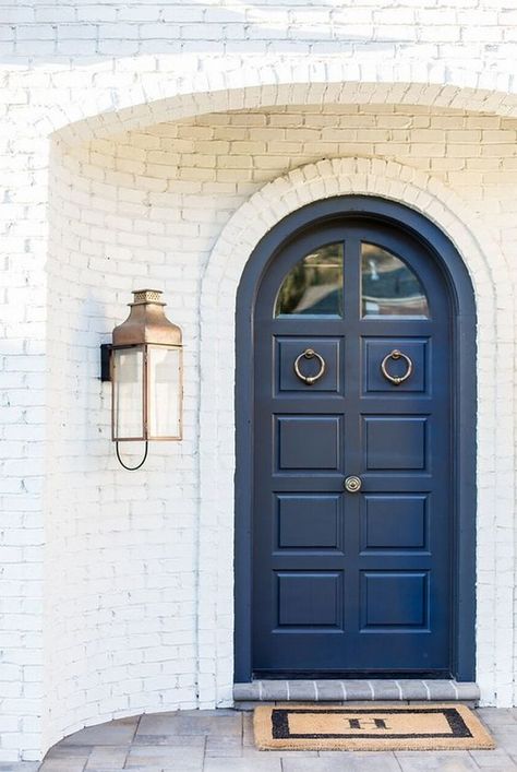 Benjamin Moore 1680 Hudson Bay on the front door Blue Interior Doors, Navy Front Door, Best Front Doors, Blue Front Door, Front Door Paint Colors, Door Paint Colors, Painted Front Doors, Front Door Colors, Hudson Bay