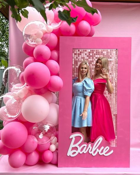 Barbie 30th Birthday Party, Barbie Decorations, Barbie Bday, Barbie Party Decorations, 40th Birthday Party Decorations, Barbie Theme Party, Birthday Party Games For Kids, Hawaiian Party Decorations, Barbie Box