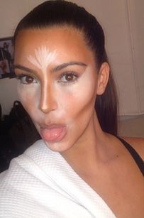 17 Incredible Photos That Show The Power Of Makeup Kim Kardashian Makeup Contouring, Kim Kardashian Makeup Looks, Kim Makeup, Makeup Contouring, Kardashian Makeup, Kim Kardashian Makeup, Instant Face Lift, Makeup Tip, Power Of Makeup