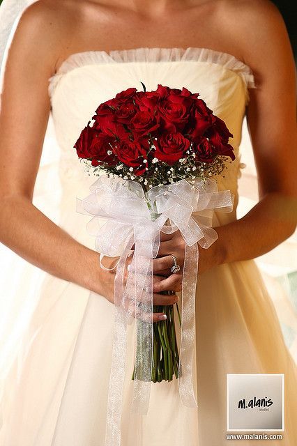 Red Rose Bouquet Wedding, Winter Wedding Red, Red Bridal Bouquet, Simple Wedding Bouquets, Red Bouquet Wedding, Red Rose Wedding, Rose Bridal Bouquet, Red Wedding Flowers, Red Bouquet