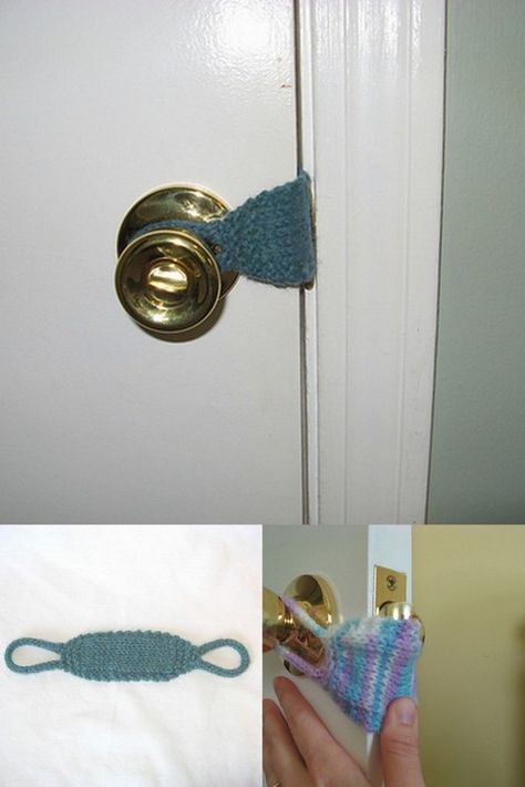 Crochet Door Stoppers are a fun way to combine craft with practicality, bringing joy to your home decor. There are endless creative ideas to explore, like the Squashed Frog Door Stopper, which will delight your friends and family. This unique and hilarious frog design features a cheerful face, making the crafting process enjoyable. You can make a whole army of frogs in different colors, and let them hang out in your office, Crochet Door Stopper greet people at your front door, or even lounge on Draft Stopper Crochet, Crochet Door Handle Cover, Crochet Door Decor, Crochet Door Stop, Diy Door Stopper, Crochet Door Stopper, Office Crochet, Door Stopper Diy, Door Stoppers