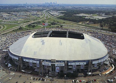 Texas Stadium (1971- 2008) - Dallas Cowboys Texas Stadium, Texas Icons, Cowboy History, Dallas Cowboys Images, Cowboys Stadium, Irving Texas, Cowboy Images, Texas Things, Nfl Stadiums