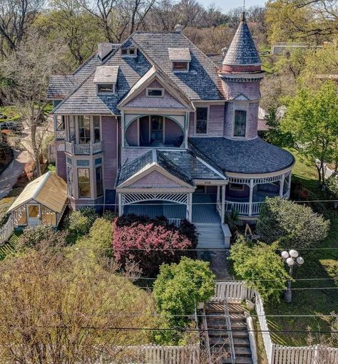 c. 1900 Queen Anne in Vicksburg, MS - Old House Dreams Queen Anne Victorian Floor Plans, Queen Anne House Floor Plans, Queen Anne House Plans, Master Suite With Balcony, Queen Ann Victorian Homes, Queen Anne Mansion, Queen Anne House, 360 Virtual Tour, Carrera Marble