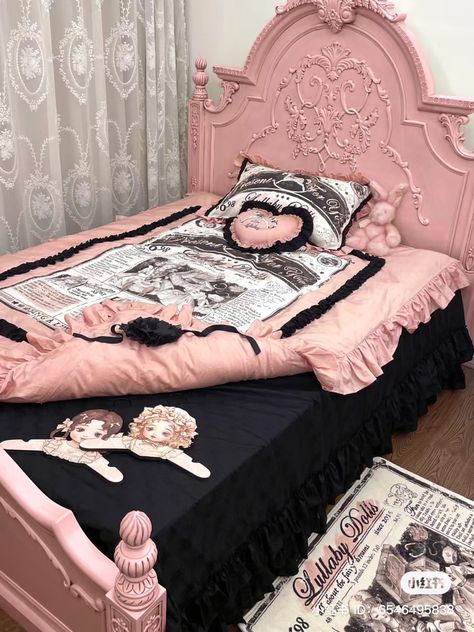 Pink Goth Room, Bedroom Wall Decoration, Aesthetic Bed, Wall Decoration Ideas, Dark Coquette, Cute Bedroom Decor, Pretty Room, Apartment Decor Inspiration, Pink Dark