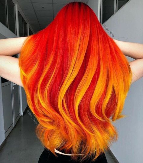 #haircolors #hair #boldhaircolors #redhair #orangeombre Red And Orange Hair, Fire Red Hair, Cheveux Oranges, Fire Hair, Bold Hair Color, Cute Hair Colors, Beautiful Hair Color, Hair Color Purple, Pretty Hair Color