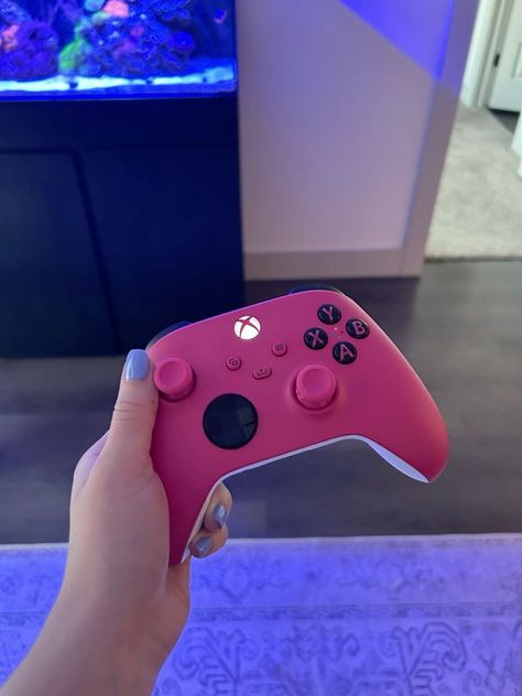 Pink Xbox Controller Aesthetic, Aesthetic Xbox Controller, Pink Xbox Controller, Pink Game Controller, Cute Xbox Pfp, Streamer Setup, Control Xbox, Future Electronics, Gamer Aesthetic