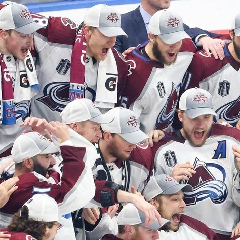 Colorado Avalanche Hockey, Hockey Memes, Hockey Life, Stanley Cup Champions, Nhl Players, Colorado Avalanche, Hockey Fans, Pro Sports, Sport Hockey