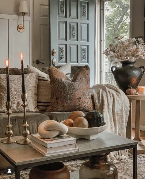 Hygge Home, Home Decorating Ideas, Classic Decor, Living Room Inspo, Ideas Home, Home Decorating, Living Room Inspiration, Decoration Design, Home Decor Inspiration