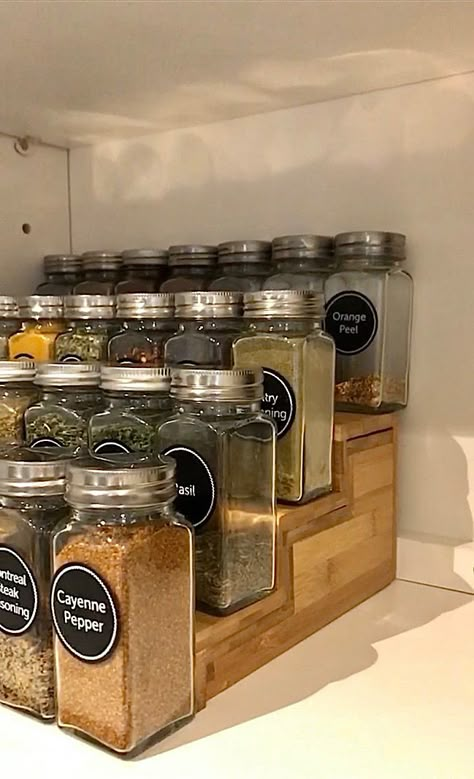 Sharing how to organize spice cabinets using simple products from Amazon! I'm very grateful for Seasoning Rack Ideas, Spices Organization Ideas, Cute Spice Organization, Spice Cupboard Organization, Organising Spices, Rajtan Spice Jar Ideas, Condimenteros Ideas, Mason Jar Spice Organization, Spices Organization