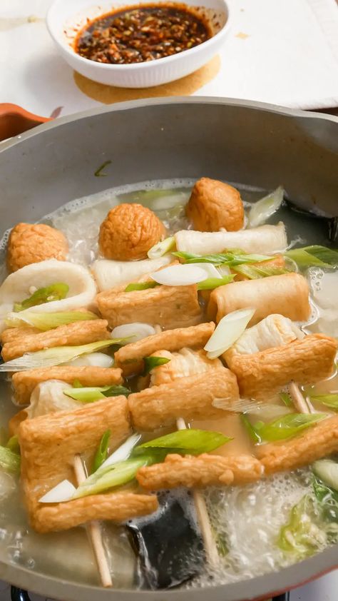 Cakes Korean, Fish Cake Soup, Korean Stew, Korean Fish Cake, Korean Fish, Fish Cakes Recipe, Fish Cakes, Korean Snacks, Fav Food